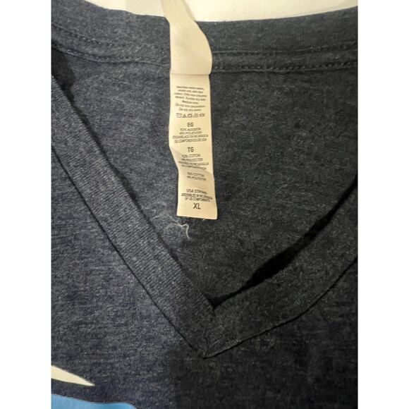 Kansas City Heart Graphic Tee – Unisex V-Neck Shirt Size XL - Picture 2 of 2